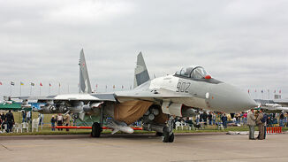 Sukhoi Su-35 on the MAKS-2009 (01)