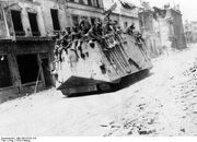 Bundesarchiv Bild 183-P1013-316, Westfront, deutscher Panzer in Roye