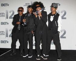 Mindless-behavior-bet-awards-2012-press-room-02