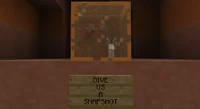 De eerste foto van gekleurd glas door Mojang. Achter het glas zit een kat en Grumm.