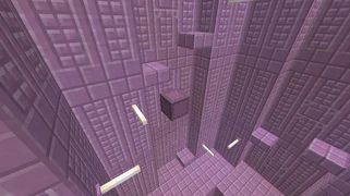 Шалкер на стене города Края