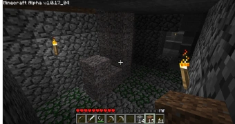 Стелі скарбниць такі ж, як в печерах, тому її може засипати гравієм, якщо він там виявиться