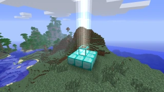 Найпростіша одноступінчаста піраміда з алмазних блоків, за якої маяк працюватиме (текстура з версії 12w32a)