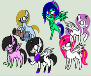 Version creppy pony junto otros ocs