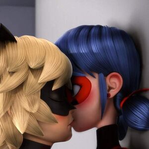Featured image of post Anime Cat Noir And Ladybug Kiss : The series, which follows the exploits of marinette.