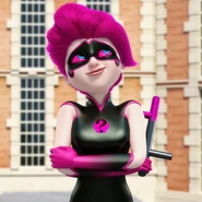 Miraculia - infoboks.png (1,46 MB) Miraculia patrzy w górę z lekceważącym uśmiechem