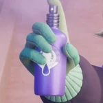 Butelka spray'u w dłoni Aglaé