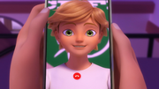 Adrien dice a Marinette che suo padre gli ha permesso di non fare più il modello.