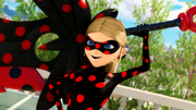 Antibug brandisce la sua arma invocata dal suo Anti-Charm.