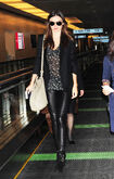 15964 Miranda Kerr at Tokyo Haneda Airport Japan January 27 2012 001 122 402lo