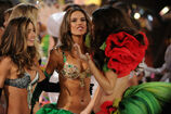 Adriana+Lima+Miranda+Kerr+2012+Victoria+Secret+jhewHT-Qu0al