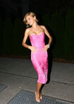 96623 miranda-kerr-leaving-a-hotel-in-downtown-nyc-20090908-005 122 179lo