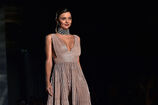 Miranda-kerr-attends-the-koradior-show-during-milan-fashion-week-on-picture-id610522532