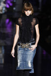 1063816191 JustCavalli2006WomenRTW70.jpg.0c8a0222516016f2ee79450965f790bc