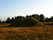 Montículo funerario anglosajón en Sutton Hoo en Suffolk, Inglaterra.