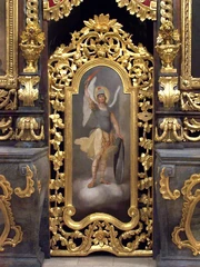 Icono de Miguel en la puerta norte del diácono en el iconostasio de Hajdúdorog. El arcángel suele mostrarse en puertas iconostasios como defensor del santuario