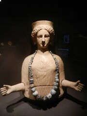 Estatua de Tanit en el Museo de Arqueología de Barcelona, hallada en la isla de Ibiza
