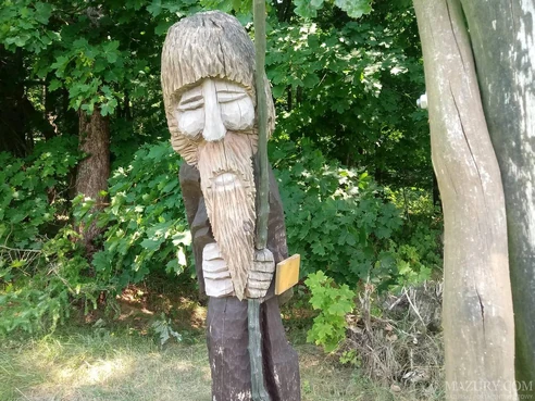 Pomnik Leszego na Warmii.