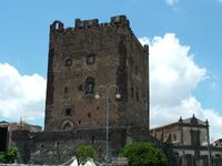 Normannenveste: Kastell Adrano (Italien), spätes 11. Jh.