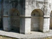 Theoderich Mausoleum, Ravenna Bogennischen Süd 2010-07-29