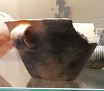 Konische Tasse (Slawenburg Raddusch, ca 1.300-800 v. Chr.)