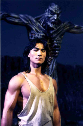 Arquivo Mortal Kombat - Neste dia 17 de julho o ator Robin Shou, que  interpretou Liu Kang em Mortal Kombat O Filme (1995) e Mortal Kombat A  Aniquilação, completa 62 anos.