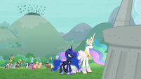 Ponies cheering over their victory S9E25