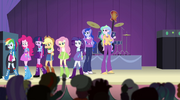 Rainbooms booed off the stage EG2.png