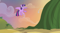 Twilight flying S4E11