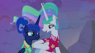 Celestia nudging Luna with her elbow S9E13