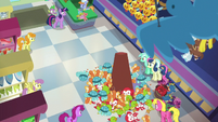 Flurry Heart makes a mess of toys in the store S7E3