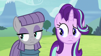 Maud Pie pointing her eyes off-screen S7E4