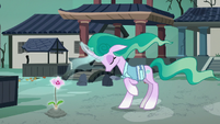 Mistmane releases her magic into the flower S7E16