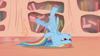 Rainbow Dash Upside Down S1E09