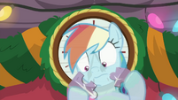 Rainbow Dash holding puzzle pieces BGES2