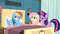 Twilight taking book with magic S2E16