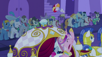 Cadance bouquet toss S02E26