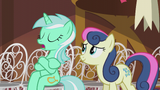 Lyra gives Sweetie Drops a cold hello S5E9