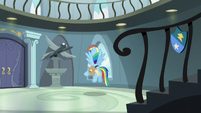 Rainbow stops in front of Wonderbolt statue S5E3