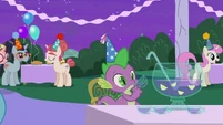 Spike sipping punch S5E12