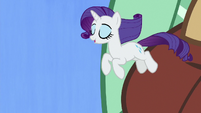 Tiny Rarity jumping off of Yona S9E7