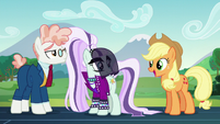 AJ "The schoolponies'll be so happy to hear that, Rara!" S5E24