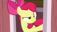 Apple Bloom finds no one at the door S8E10
