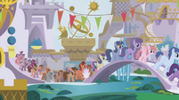 Everypony in line S1E3