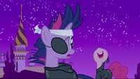Pinkie Pie behind Twilight S2E20
