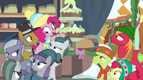 Pinkie Pie singing behind Pies and Apples MLPBGE