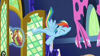 Rainbow kicks Applejack's quilts out of the room S5E3