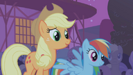 S01E06 Rainbow i Applejack dumne z Twilight