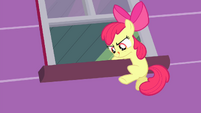 Apple Bloom escaping S4E17