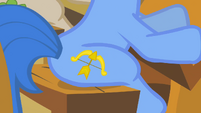 How can an Earth pony possibly do archery?